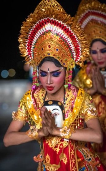 Traditional dancer dressed as a Hindu goddess in Bali 